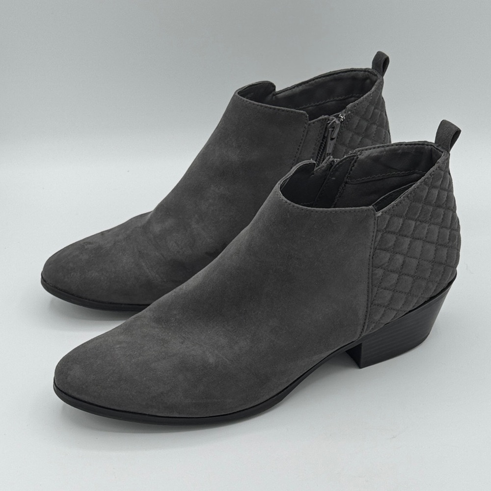 Style & Co. womens Wessley suede gray ankle booties size 11 zip side.